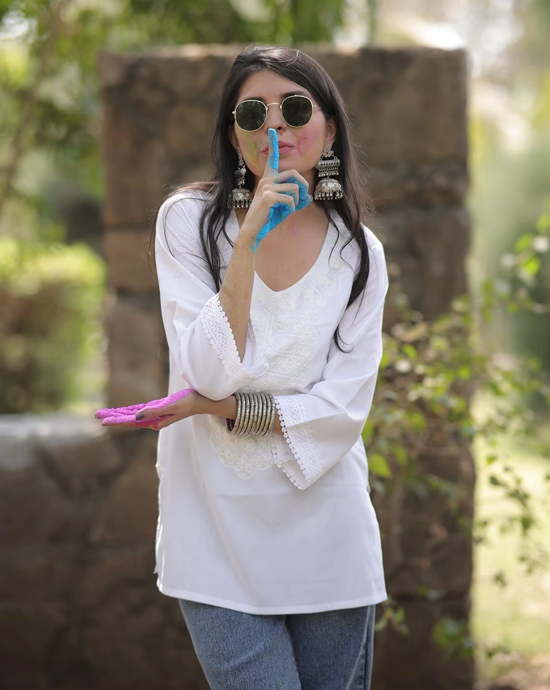 -1117Wx1400H-701317711-white-MODEL4 (1)