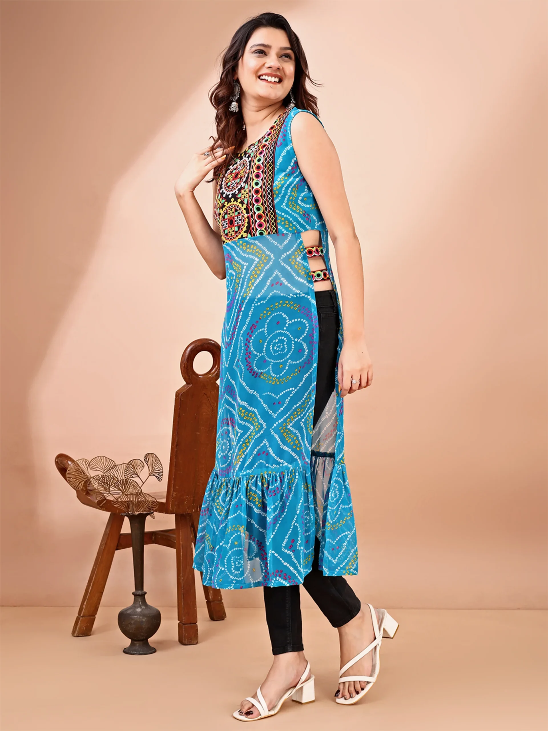 Georgette Embroidered Bandhani Print Kurta (3)